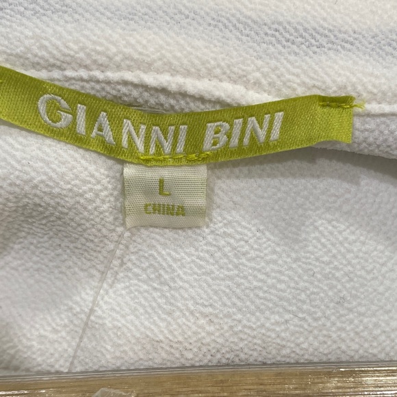 NWT Gianni Bini Riley Blouse the Pool Party Collection Ivory Blue Embroidery - Picture 8 of 9